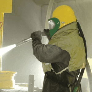 Casco con línea de aire marca bullard para trabajos de arenado y pintura